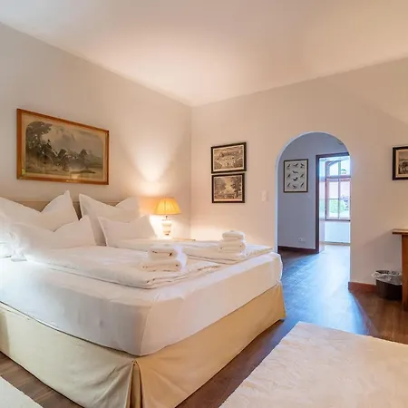 Gaestehaus Golf Club Gut Murstaetten فندق مبيت وإفطار