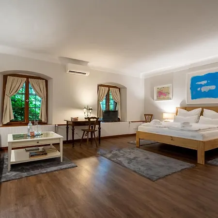 Gaestehaus Golf Club Gut Murstaetten فندق مبيت وإفطار